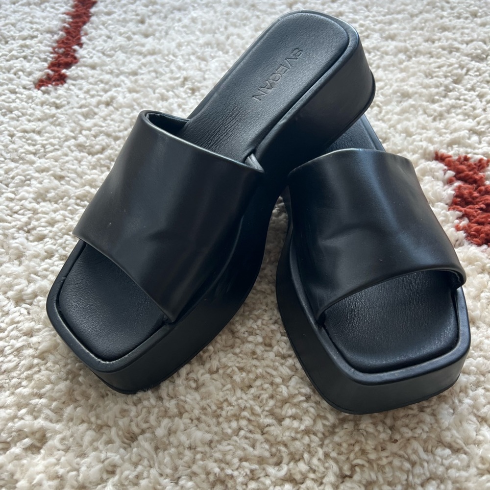 Alohas Janice Black Vegan Leather Sandals